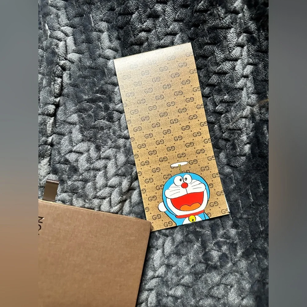 Gucci - Picture 1 of 10